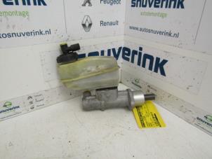 Used Master cylinder Renault Scénic I (JA) 2.0 16V IDE Price € 30,00 Margin scheme offered by Snuverink Autodemontage
