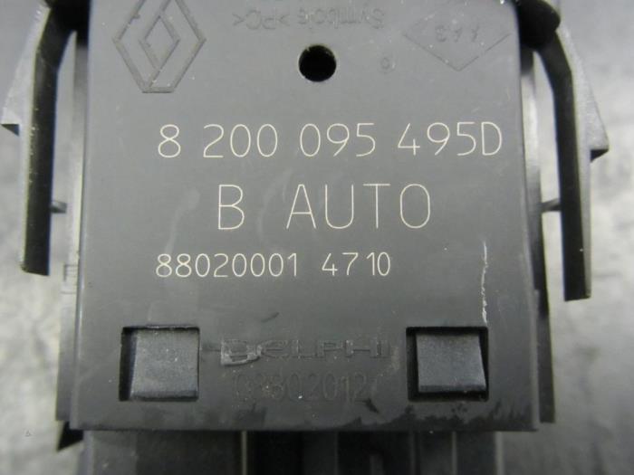 Leuchtweitenverstellung LWR van een Renault Twingo II (CN) 1.2 16V LEV 2011