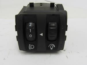 Używane Przelacznik reflektora LHV Renault Twingo II (CN) 1.2 16V LEV Cena € 20,00 Procedura marży oferowane przez Snuverink Autodemontage