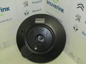 Used Brake servo Renault Clio III Estate/Grandtour (KR) 1.2 16V TCE 100 Price on request offered by Snuverink Autodemontage