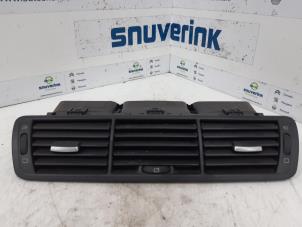Usagé Grille aération tableau de bord Peugeot 807 2.0 16V Prix sur demande proposé par Snuverink Autodemontage