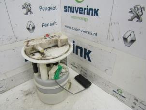 Used Electric fuel pump Renault Twingo (C06) 1.2 Price € 25,00 Margin scheme offered by Snuverink Autodemontage