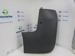 Used Rear bumper component, left Renault Trafic New (FL) 1.9 dCi 82 16V Price € 48,40 Inclusive VAT offered by Snuverink Autodemontage