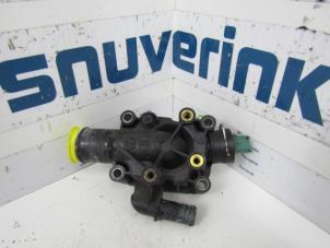 Used Thermostat housing Peugeot Partner Combispace 1.6 16V Price € 25,00 Margin scheme offered by Snuverink Autodemontage