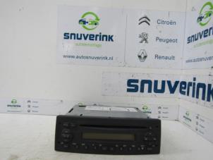 Używane Radio Citroen Jumper (U9) 2.2 HDi 100 Euro 4 Cena € 121,00 Z VAT oferowane przez Snuverink Autodemontage