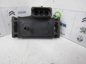 Used Mapping sensor (intake manifold) Renault 19 Phase II/III Cabriolet (D53/853) 1.8 Price on request offered by Snuverink Autodemontage