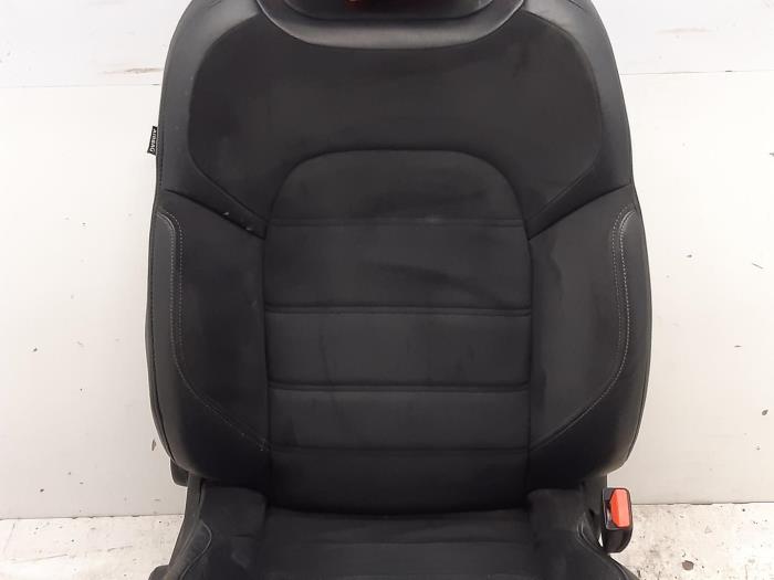 Seat, right from a Citroën DS5 (KD/KF) 2.0 165 HYbrid4 16V 2013