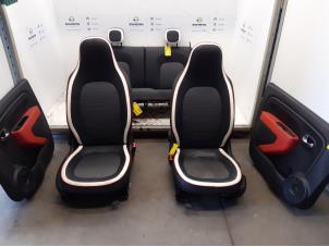 Gebrauchte Verkleidung Set (komplett) Renault Twingo III (AH) 0.9 Energy TCE 90 12V Preis auf Anfrage angeboten von Snuverink Autodemontage