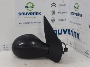 Used Wing mirror, right Peugeot 206 (2A/C/H/J/S) 1.4 XR,XS,XT,Gentry Price € 30,00 Margin scheme offered by Snuverink Autodemontage