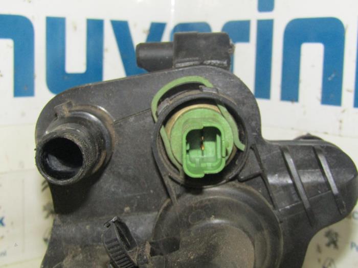 Thermostat housing Citroen DS3 1.6 eHDi 1336AX 9HP
