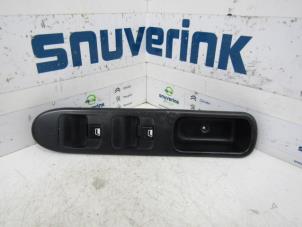 Used Electric window switch Peugeot 307 (3A/C/D) 1.6 16V Price € 25,00 Margin scheme offered by Snuverink Autodemontage