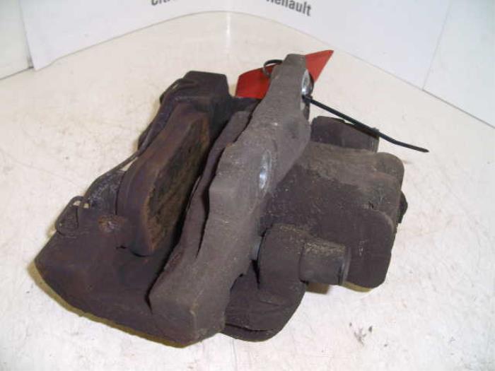 Etrier de frein (pince) avant gauche d'un Citroën C4 Picasso (UD/UE/UF) 1.8 16V 2007
