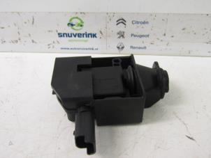 Gebrauchte Tankklappe Schalter Citroen C4 Picasso (3D/3E) 1.2 12V PureTech 130 Preis € 20,00 Margenregelung angeboten von Snuverink Autodemontage