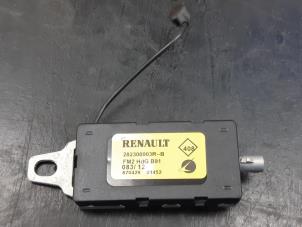 Usagé Antenne amplificateur Renault Megane III Coupe (DZ) 2.0 16V TCe 180 Prix € 35,00 Règlement à la marge proposé par Snuverink Autodemontage