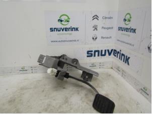 Used Brake pedal Renault Captur (2R) 0.9 Energy TCE 12V Price € 20,00 Margin scheme offered by Snuverink Autodemontage