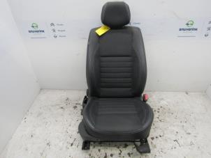 Używane Fotel prawy Renault Laguna III (BT) 2.0 16V Cena € 75,00 Procedura marży oferowane przez Snuverink Autodemontage