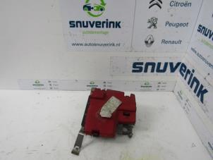 Used Fuse box Renault Master IV (MA/MB/MC/MD/MH/MF/MG/MH) 2.3 dCi 16V Price € 60,50 Inclusive VAT offered by Snuverink Autodemontage