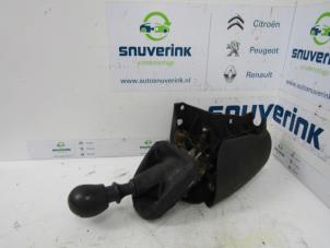 Used Gear stick Renault Master IV (MA/MB/MC/MD/MH/MF/MG/MH) 2.3 dCi 16V Price € 60,50 Inclusive VAT offered by Snuverink Autodemontage