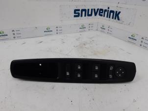 Used Multi-functional window switch Renault Scénic III (JZ) 1.6 16V Price € 35,00 Margin scheme offered by Snuverink Autodemontage