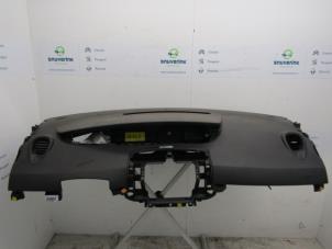 Used Dashboard Renault Scénic II (JM) 1.6 16V Price € 140,00 Margin scheme offered by Snuverink Autodemontage