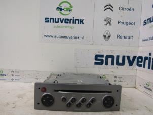 Used Radio Renault Scénic II (JM) 1.6 16V Price € 100,00 Margin scheme offered by Snuverink Autodemontage