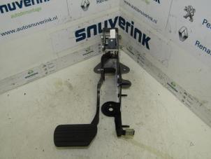 Usados Pedal de freno Renault Scénic II (JM) 2.0 16V Precio de solicitud ofrecido por Snuverink Autodemontage