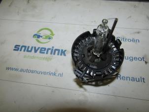 Used Xenon bulb Renault Scénic II (JM) 2.0 16V Price € 25,00 Margin scheme offered by Snuverink Autodemontage