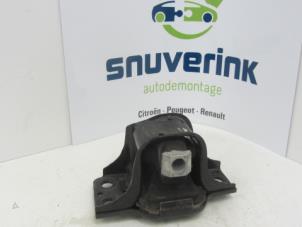 Used Engine mount Renault Scénic II (JM) 1.6 16V Price € 45,00 Margin scheme offered by Snuverink Autodemontage