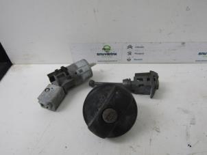Used Set of locks Peugeot Expert (G9) 2.0 HDi 140 16V Price € 72,60 Inclusive VAT offered by Snuverink Autodemontage