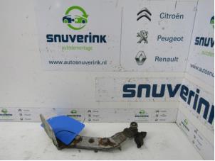 Used Sliding door roller, right Peugeot Boxer (U9) 2.2 HDi 100 Euro 4 Price € 48,40 Inclusive VAT offered by Snuverink Autodemontage