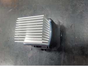 Used Heater resistor Renault Clio IV (5R) 1.5 dCi 90 FAP Price € 30,00 Margin scheme offered by Snuverink Autodemontage