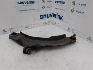 Used Front wishbone, left Renault Clio IV (5R) 1.5 dCi 90 FAP Price € 25,00 Margin scheme offered by Snuverink Autodemontage