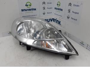 Used Headlight, right Renault Trafic New (FL) 2.0 dCi 16V 90 Price € 78,65 Inclusive VAT offered by Snuverink Autodemontage