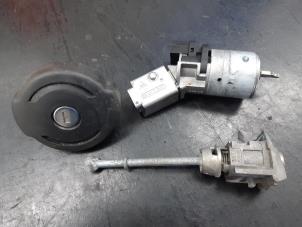 Used Set of locks Citroen C5 III Tourer (RW) 1.6 HDiF 16V Price € 55,00 Margin scheme offered by Snuverink Autodemontage