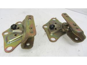 Used Tailgate hinge Citroen C3 Pluriel (HB) 1.4 Price on request offered by Snuverink Autodemontage