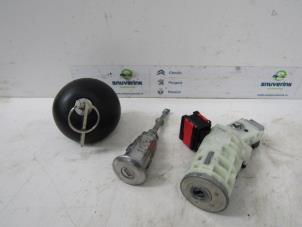 Used Set of locks Renault Twingo III (AH) 1.0 SCe 70 12V Price € 100,00 Margin scheme offered by Snuverink Autodemontage