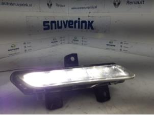 Used Daytime running light, right Renault Clio IV Estate/Grandtour (7R) 0.9 Energy TCE 90 12V Price € 45,00 Margin scheme offered by Snuverink Autodemontage