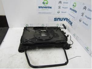 Used Turntable chair Renault Espace Price € 125,00 Margin scheme offered by Snuverink Autodemontage