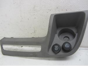 Used Cup holder Citroen Jumper (U9) 2.2 HDi 120 Euro 4 Price € 24,20 Inclusive VAT offered by Snuverink Autodemontage