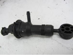 Used Clutch master cylinder Citroen Jumper (U9) 2.2 HDi 120 Euro 4 Price on request offered by Snuverink Autodemontage