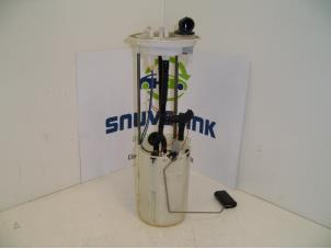 Usados Bomba eléctrica de combustible Citroen Jumper (U9) 2.2 HDi 100 Euro 4 Precio € 90,75 IVA incluido ofrecido por Snuverink Autodemontage