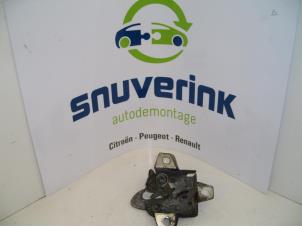 Used Bonnet lock mechanism Citroen Jumper (U9) 2.2 HDi 100 Euro 4 Price on request offered by Snuverink Autodemontage