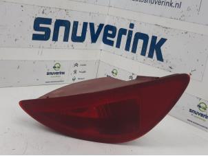 Used Rear fog light Renault Clio III (BR/CR) 1.2 16V 75 Price € 25,00 Margin scheme offered by Snuverink Autodemontage