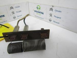 Used Heater resistor Renault Trafic I (T1/3/4) 2.1 D T900 Price € 25,00 Margin scheme offered by Snuverink Autodemontage