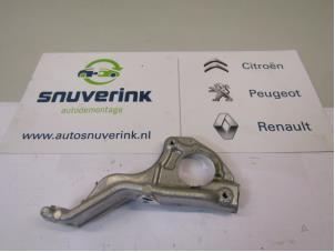 Used Support bearing, front right Citroen C4 Picasso (3D/3E) 1.2 12V PureTech 130 Price € 40,00 Margin scheme offered by Snuverink Autodemontage
