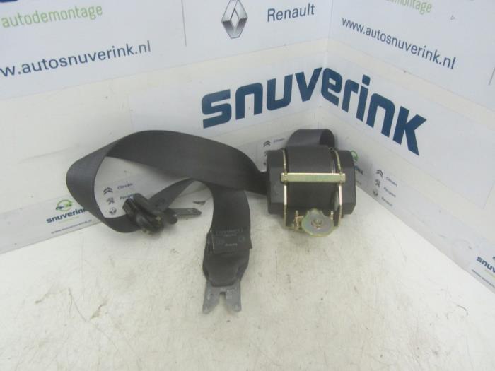 Front seatbelt, right from a Renault Scénic II (JM) 1.6 16V 2004