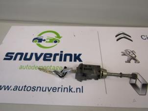 Used Door lock cylinder, left Citroen C4 Picasso (3D/3E) 1.2 12V PureTech 130 Price on request offered by Snuverink Autodemontage