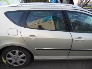 Used Rear door 4-door, right Peugeot 407 SW (6E) 2.0 HDiF 16V Price € 90,00 Margin scheme offered by Snuverink Autodemontage