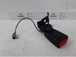 Used Rear seatbelt buckle, right Renault Megane IV Estate (RFBK) 1.5 Energy dCi 110 Price € 36,30 Inclusive VAT offered by Snuverink Autodemontage