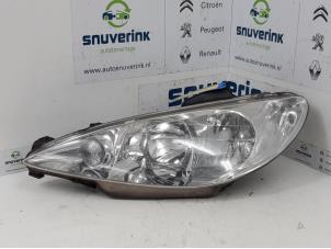 Used Headlight, left Peugeot 206 (2A/C/H/J/S) 1.4 XR,XS,XT,Gentry Price € 100,00 Margin scheme offered by Snuverink Autodemontage